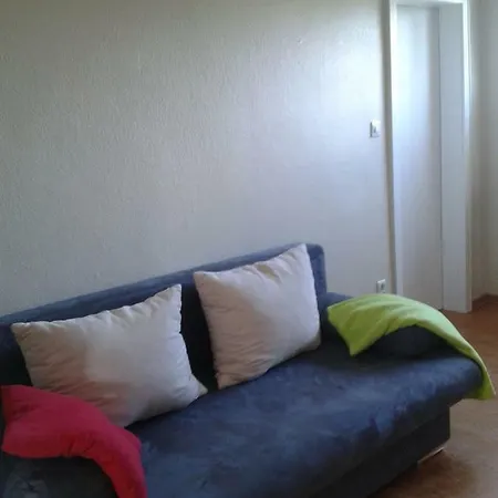 In Bewohntem Haus Apartment *